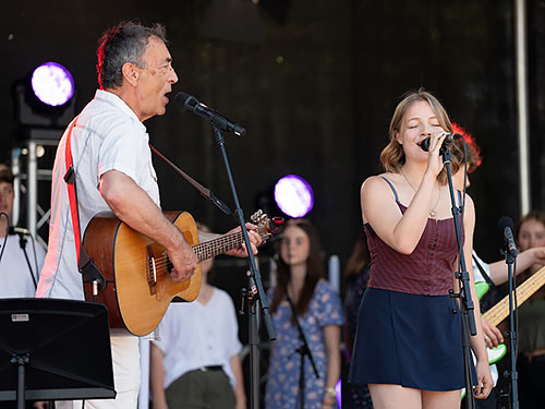 Hubert von Goisern beim Schulschlusskonzert 2023